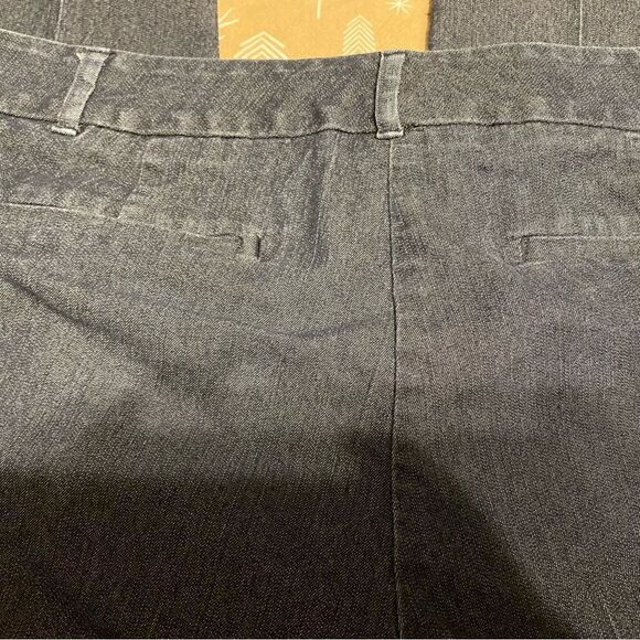 Van Heusen Women’s Stretch Jeans, size 4 REG. (J61) - Picture 4 of 10